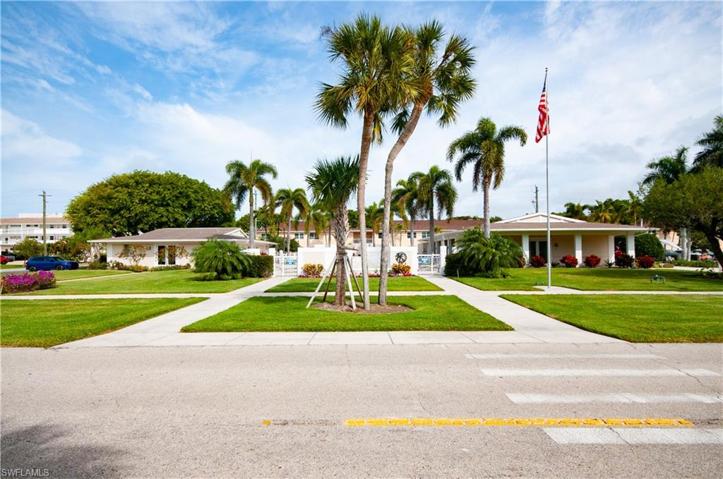 510 12th AVE S # 510, NAPLES FL 34102