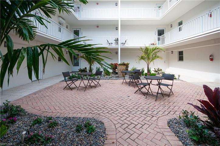 510 12th AVE S # 510, NAPLES FL 34102