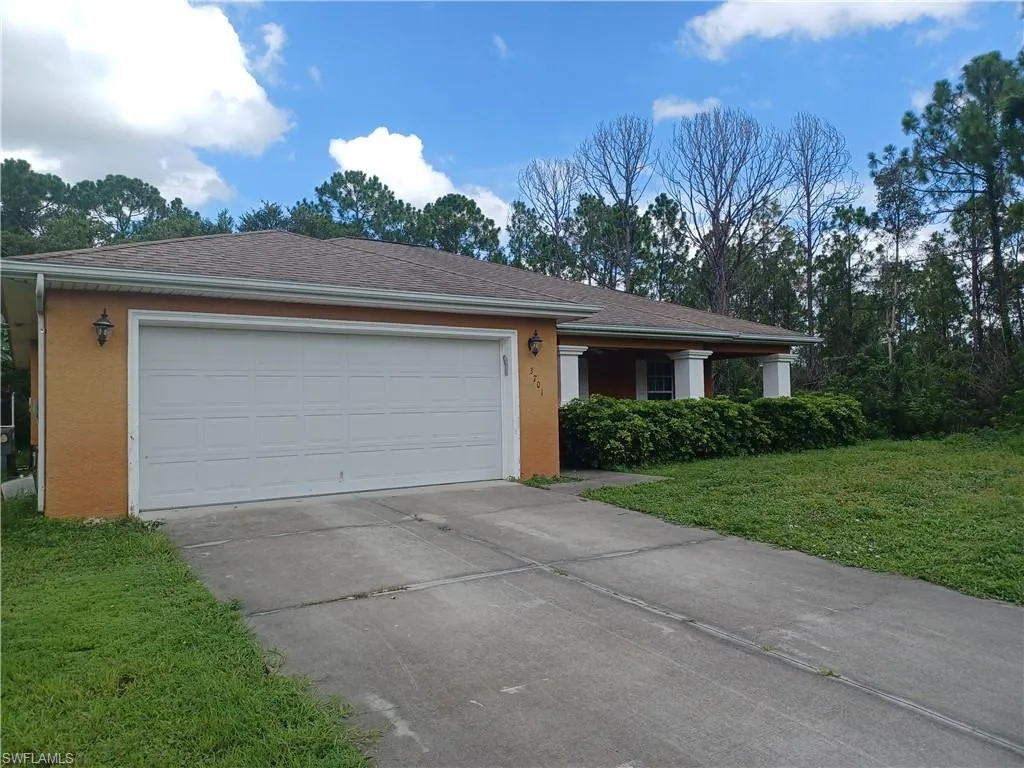 3701 Irma AVE, Lehigh Acres, FL 33971,225063290