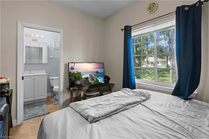 10581  Landau  LN, Bonita Springs, FL 34135