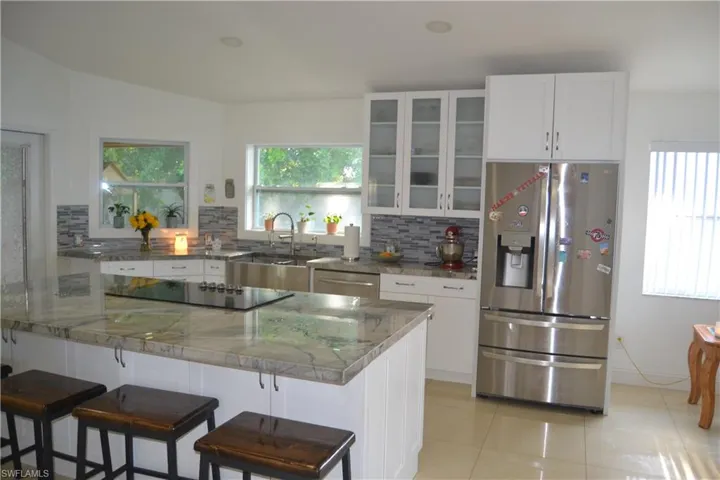 622 SE 10th  AVE, Cape Coral, FL 33990