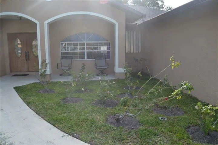 622 SE 10th  AVE, Cape Coral, FL 33990