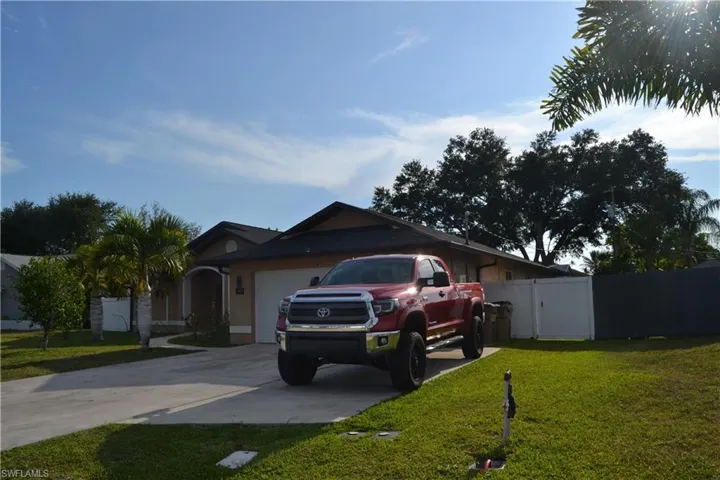 622 SE 10th  AVE, Cape Coral, FL 33990