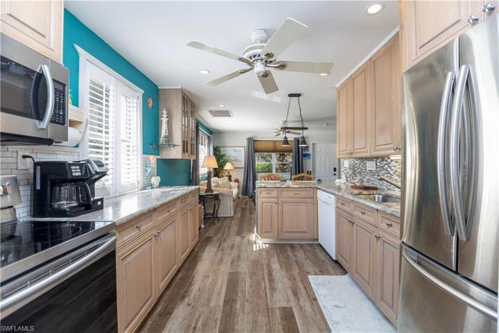 1072 Samsung Appliances, Soft Close Cabinets