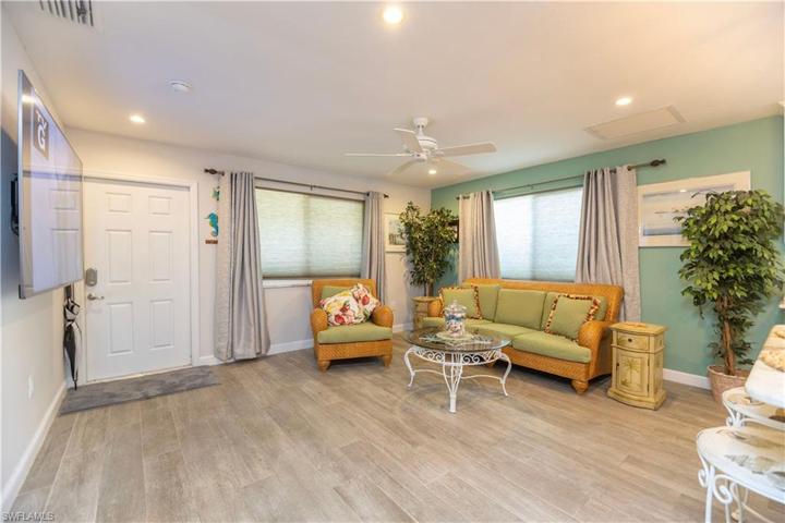 1074 Italian Marble Floors