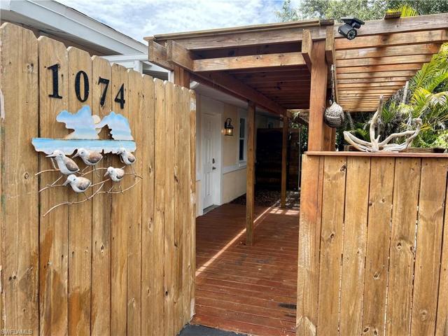 1074 New Wooden Deck