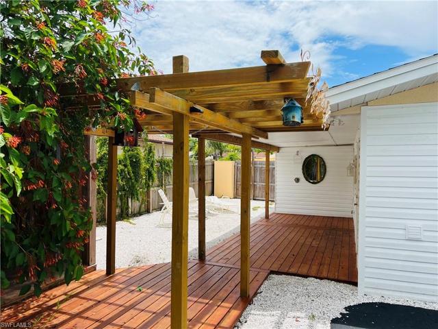 1074 Private Fenced in Backyard & Shed