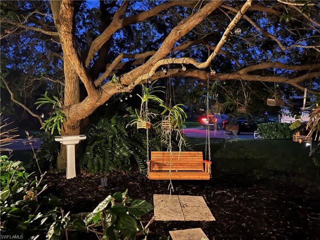 Sway under the Oak Tree Lights