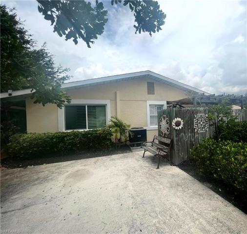 1072 Private Backyard 2+ Vehicles