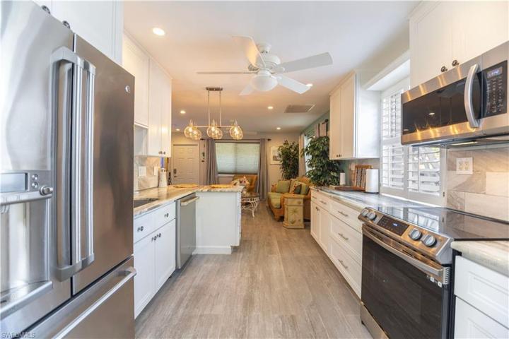 1074 Samsung Appliances, Soft Close Cabinets