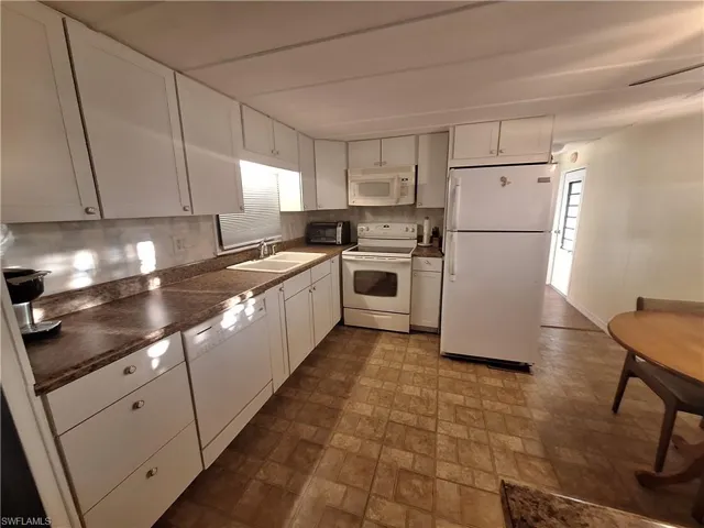 3101  Venus  LN, North Fort Myers, FL 33903