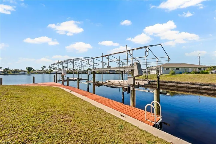 Dock w/ Boat Lifts