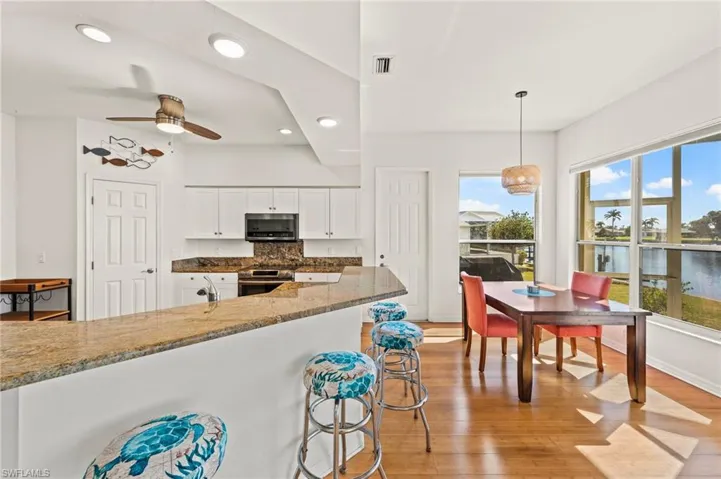 Kitchen & Dining Area