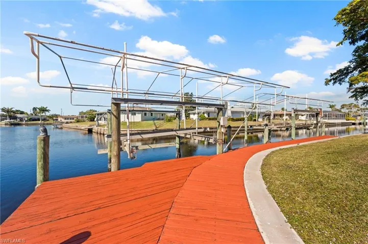 Dock w/ Boat Lifts