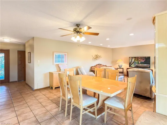 1232  Haddington  CIR, Sun City Center, FL 33573