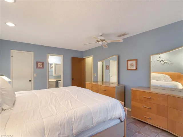 1232  Haddington  CIR, Sun City Center, FL 33573