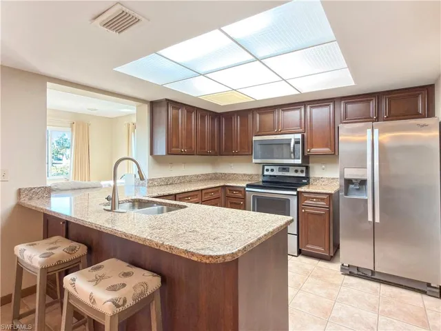 1232  Haddington  CIR, Sun City Center, FL 33573