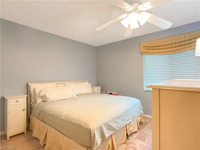 1232  Haddington  CIR, Sun City Center, FL 33573