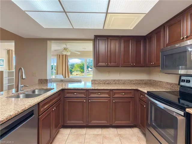 1232  Haddington  CIR, Sun City Center, FL 33573