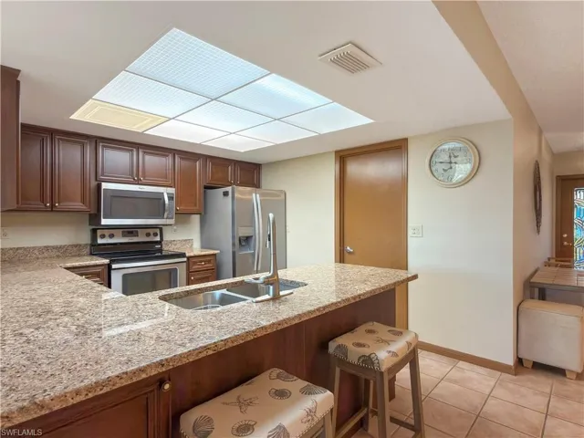 1232  Haddington  CIR, Sun City Center, FL 33573