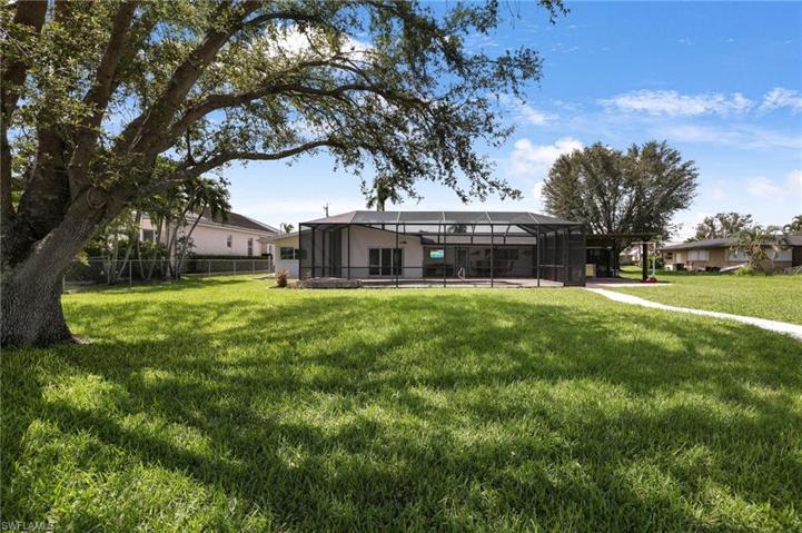 Triple Lot (2 Garages)