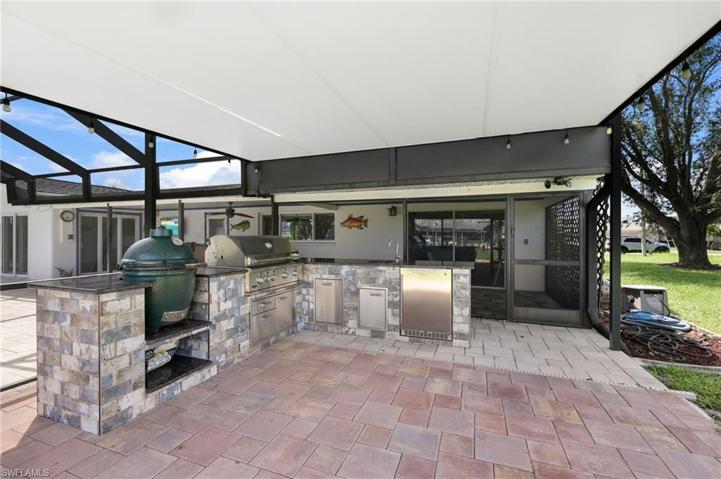 Spacious entertaining area