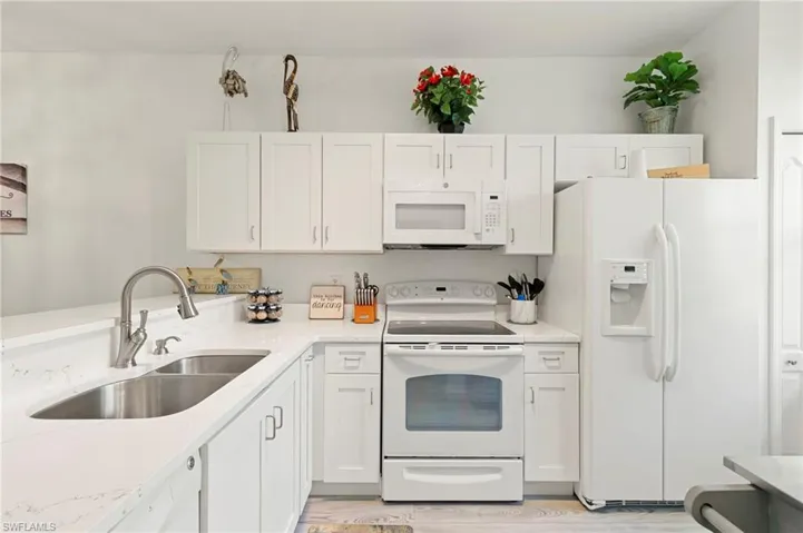 1366 Mainsail Dr 1515, Naples, Florida 34114