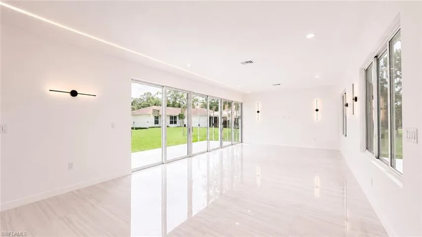 2931 16th Ave Ne, Naples, Florida 34120