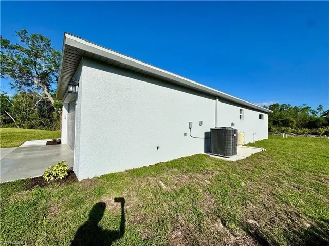 719 Ledge St, Lehigh Acres, Florida 33972