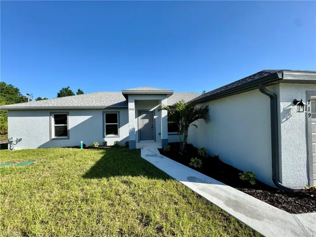 719 Ledge St, Lehigh Acres, Florida 33972