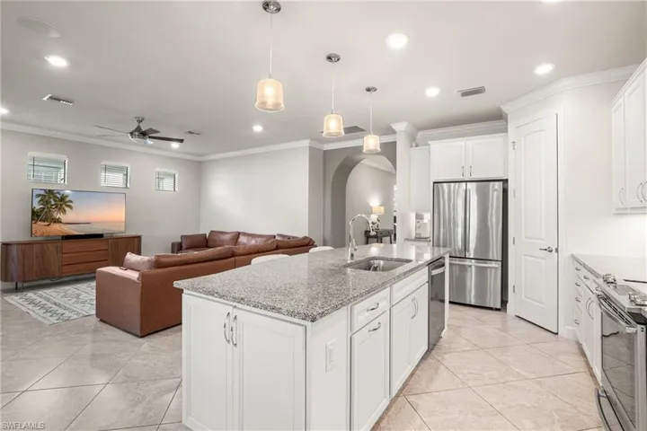 9205 Bexley Dr, Fort Myers, Florida 33967