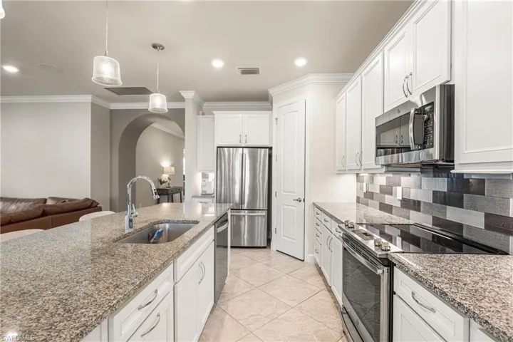 9205 Bexley Dr, Fort Myers, Florida 33967