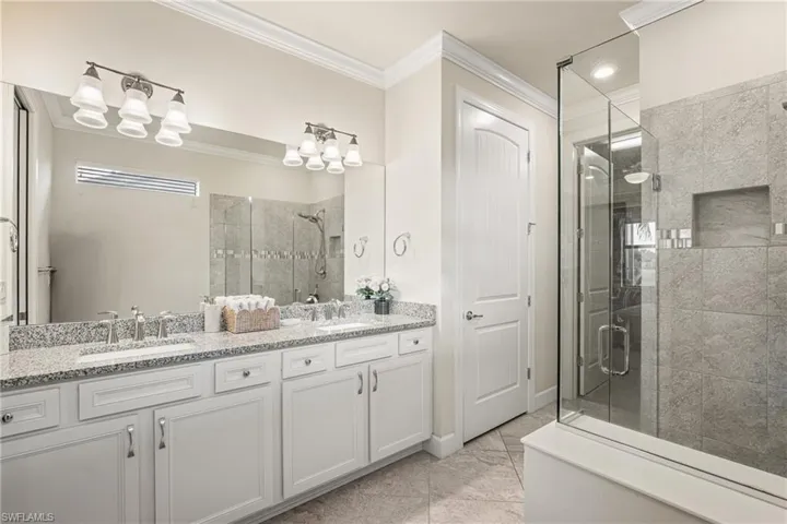 9205 Bexley Dr, Fort Myers, Florida 33967