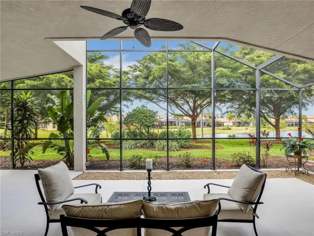 Sunroom / solarium with ceiling fan