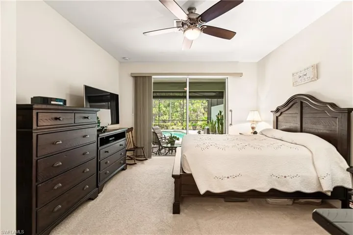 BEAUTIFUL WALK-IN GLASS SHOWER WITH SEATED BENCH AREA & SAFETY HAND RAIL.