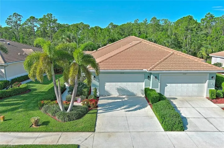 GREAT VIEW OF JUST HOW OPEN THE ARECA VILLA FLOOR PLAN IS=COMPARABLE & EVEN BETTER THAN MANY SINGLE FAMILY HOME MODELS!