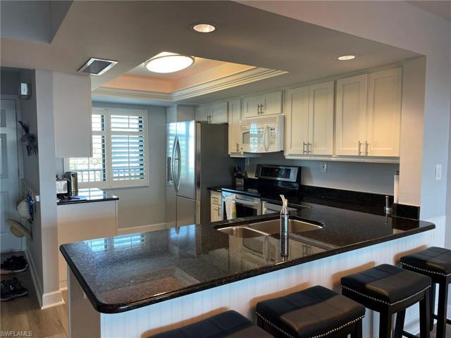 Kitchen/Breakfast Bar