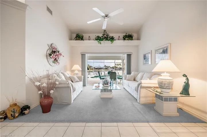 Carpet is digitally altered to gray for buyer vision. True carpet color is green!