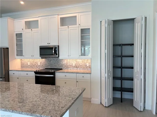 136 Nw 29th Pl, Cape Coral, Florida 33993
