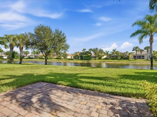 8647 Genova Ct, Naples, Florida 34114