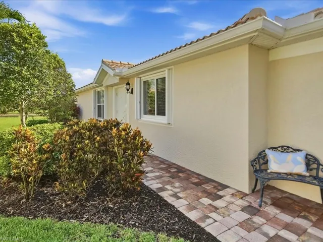 8647 Genova Ct, Naples, Florida 34114
