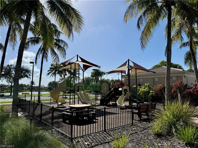 8647 Genova Ct, Naples, Florida 34114
