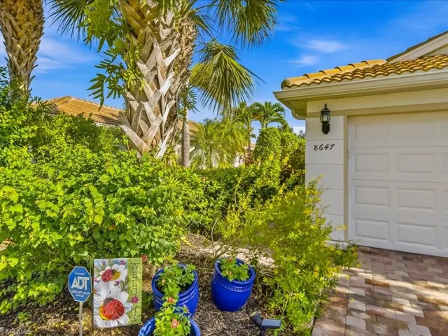 8647 Genova Ct, Naples, Florida 34114