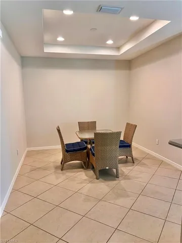 Dining Room with Tray Ceiling (Furniture Incleded)