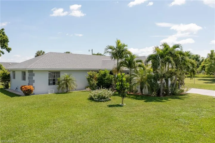 209 Daleview Ave, Lehigh Acres Fl 33936