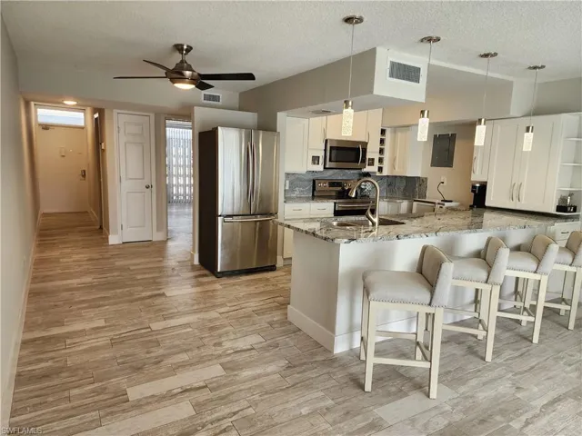 330 Tudor DR # 106, CAPE CORAL FL 33904