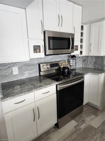 330 Tudor DR # 106, CAPE CORAL FL 33904