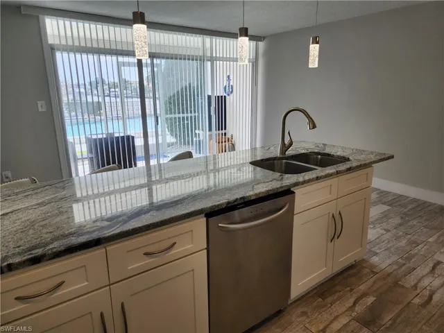 330 Tudor DR # 106, CAPE CORAL FL 33904