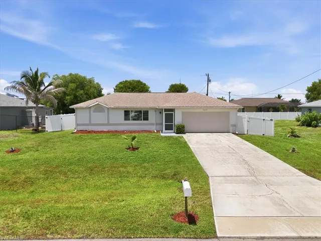 3432 Sw 14th Pl, Cape Coral, Florida 33914