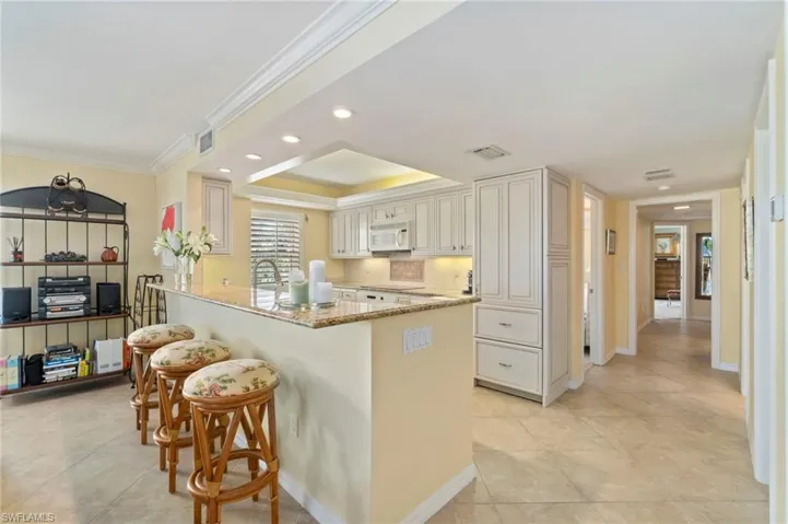 3483  Gulf Shore N BLVD, Naples, FL 34103